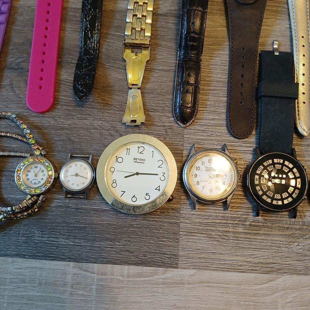 Huge Watch Lot of 35+ Mixed Brands Vintage & Modern Parts/Repair Untested-Box 15 - Picture 9 of 10